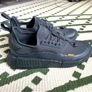 Adidas - NMD_R1 TR 'Carbon' Parley